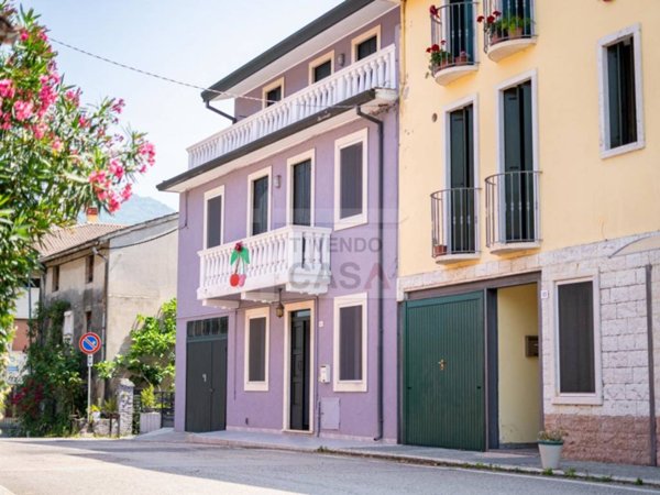casa indipendente in vendita a Montecchia di Crosara