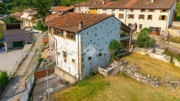 casa indipendente in vendita a Montecchia di Crosara