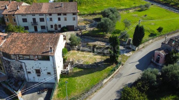 casa indipendente in vendita a Montecchia di Crosara