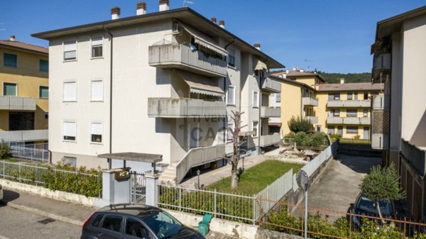 appartamento in vendita a Montecchia di Crosara