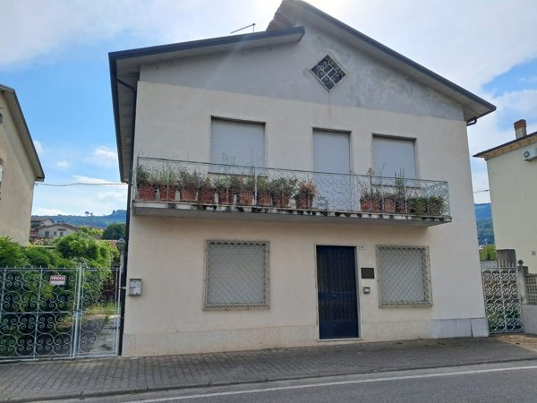 casa indipendente in vendita a Montecchia di Crosara