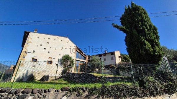 casa indipendente in vendita a Montecchia di Crosara