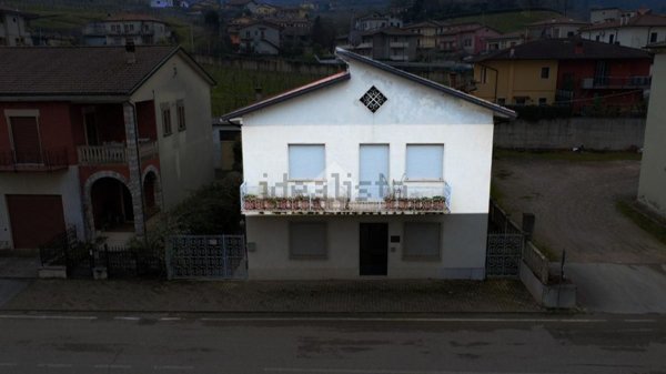 appartamento in vendita a Montecchia di Crosara