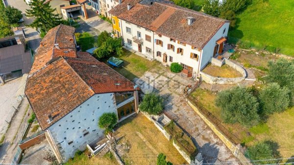 casa indipendente in vendita a Montecchia di Crosara