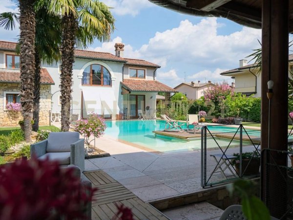 casa indipendente in vendita a Montecchia di Crosara