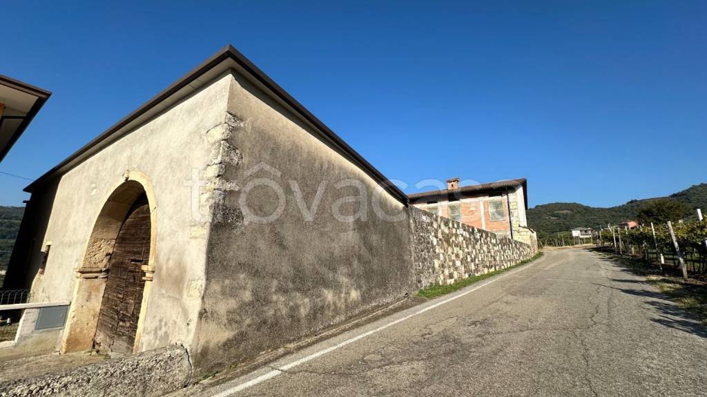 casa indipendente in vendita a Montecchia di Crosara