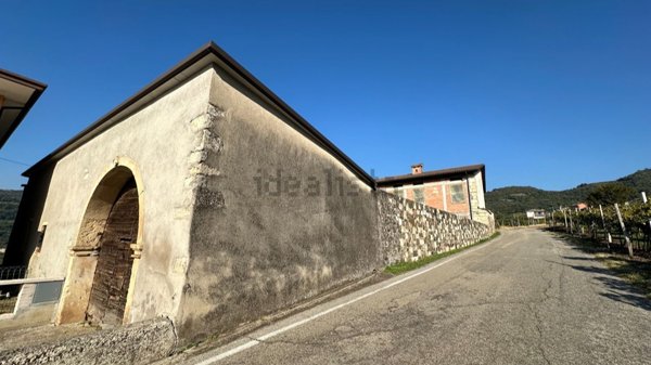 casa indipendente in vendita a Montecchia di Crosara