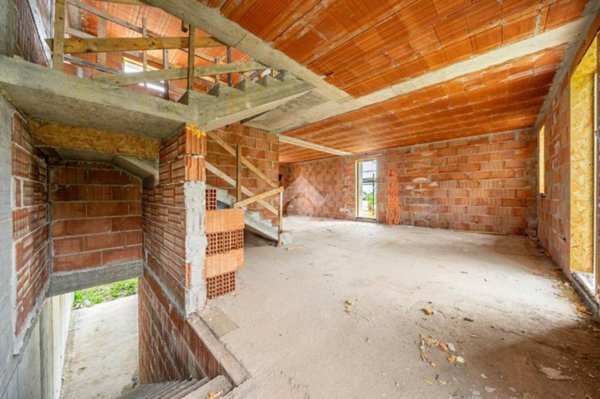 casa indipendente in vendita a Montecchia di Crosara