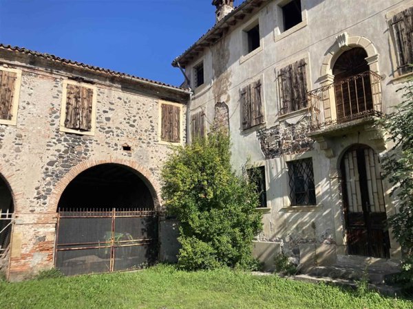 casale in vendita a Montecchia di Crosara
