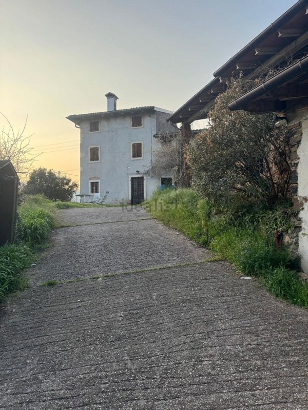 casale in vendita a Montecchia di Crosara