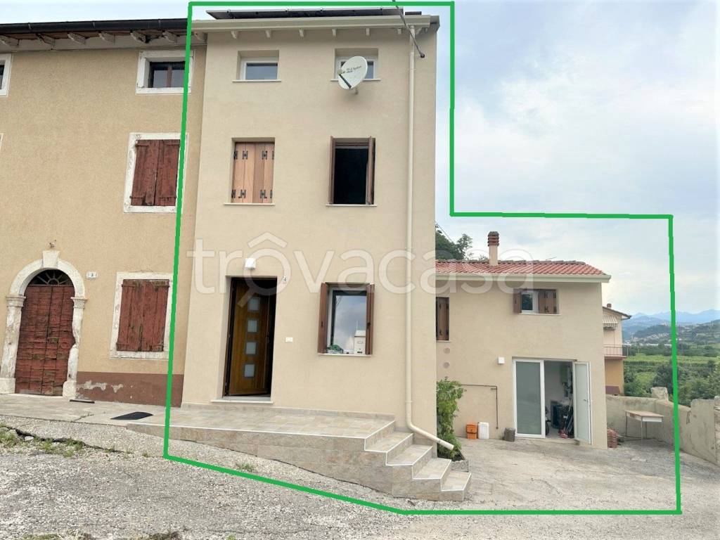 appartamento in vendita a Montecchia di Crosara