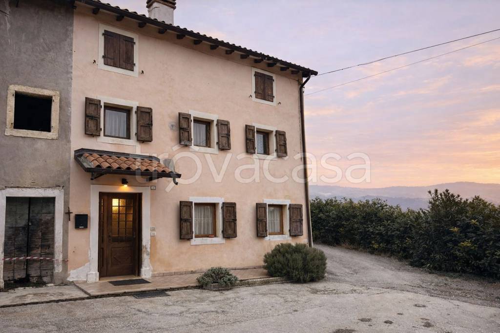 appartamento in vendita a Montecchia di Crosara