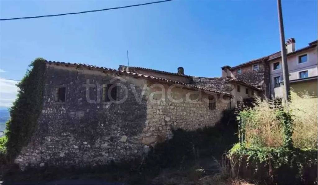 casa indipendente in vendita a Montecchia di Crosara