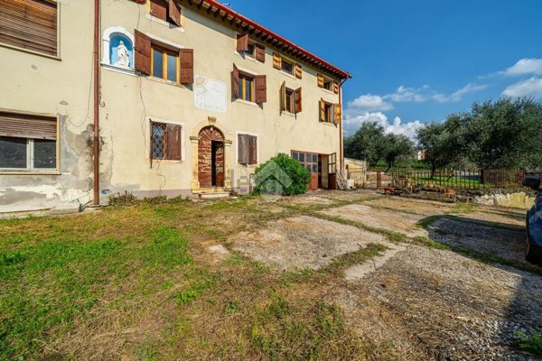 appartamento in vendita a Montecchia di Crosara