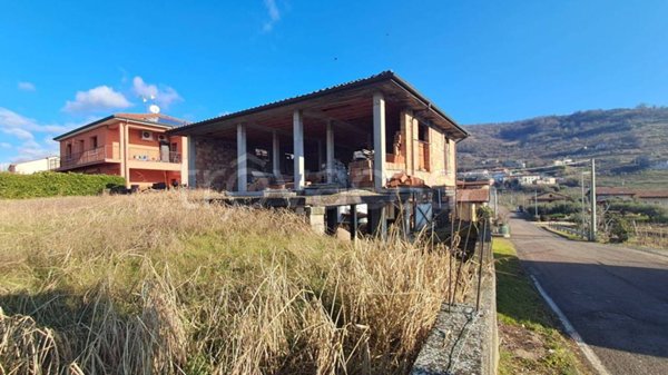 casa indipendente in vendita a Montecchia di Crosara
