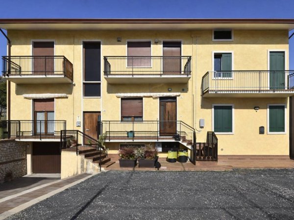 appartamento in vendita a Montecchia di Crosara