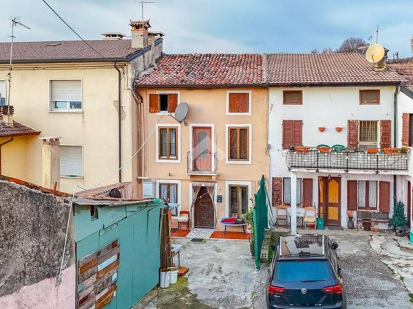 casa indipendente in vendita a Montecchia di Crosara