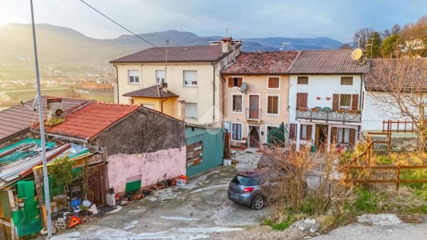 casa indipendente in vendita a Montecchia di Crosara