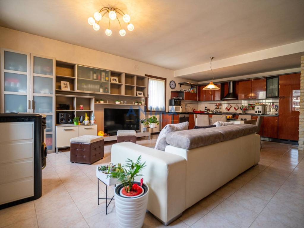 appartamento in vendita a Montecchia di Crosara