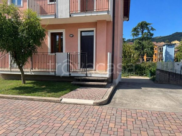 appartamento in vendita a Montecchia di Crosara