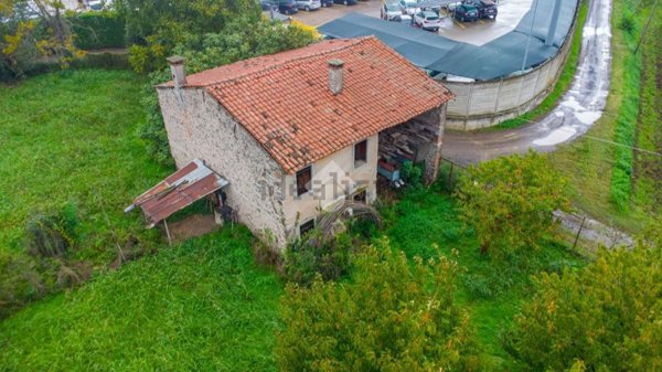 casale in vendita a Montecchia di Crosara