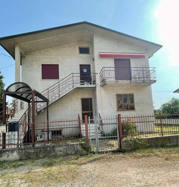 casa indipendente in vendita a Monteforte d'Alpone