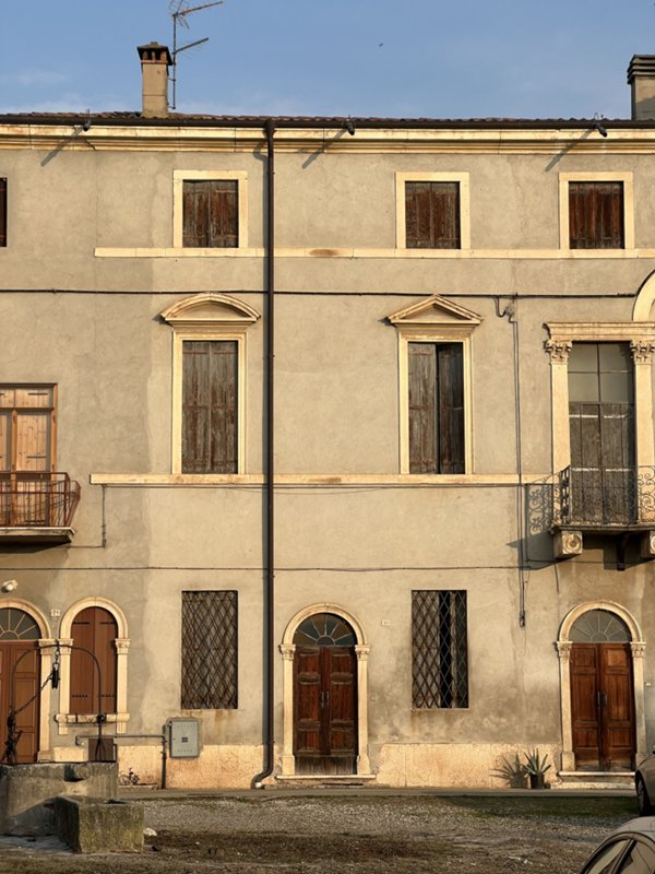 casa indipendente in vendita a Monteforte d'Alpone in zona Brognoligo