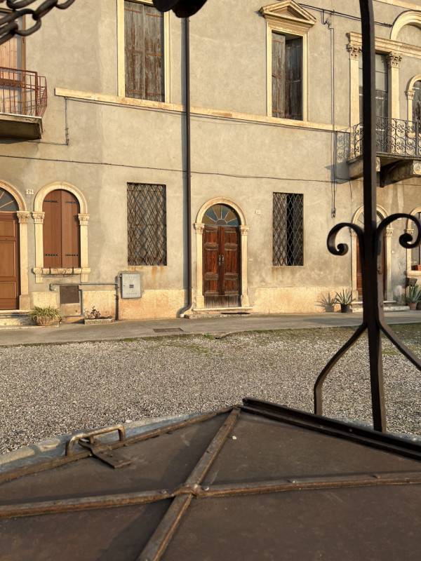 casa indipendente in vendita a Monteforte d'Alpone in zona Brognoligo