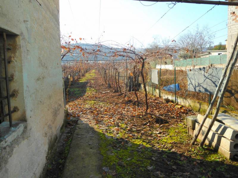 casa indipendente in vendita a Monteforte d'Alpone in zona Brognoligo