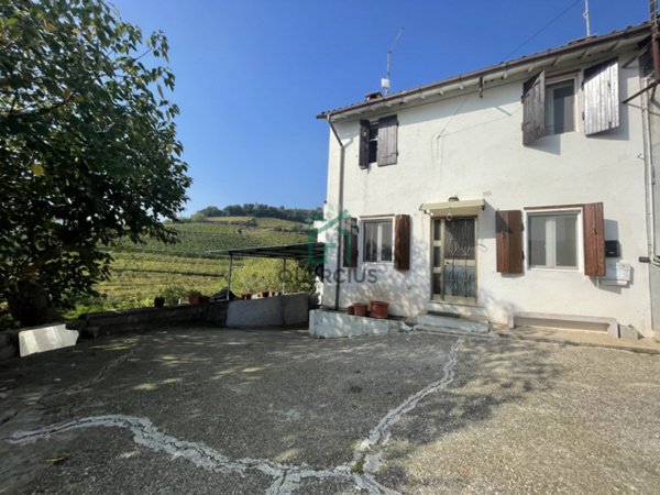casa indipendente in vendita a Monteforte d'Alpone in zona Brognoligo