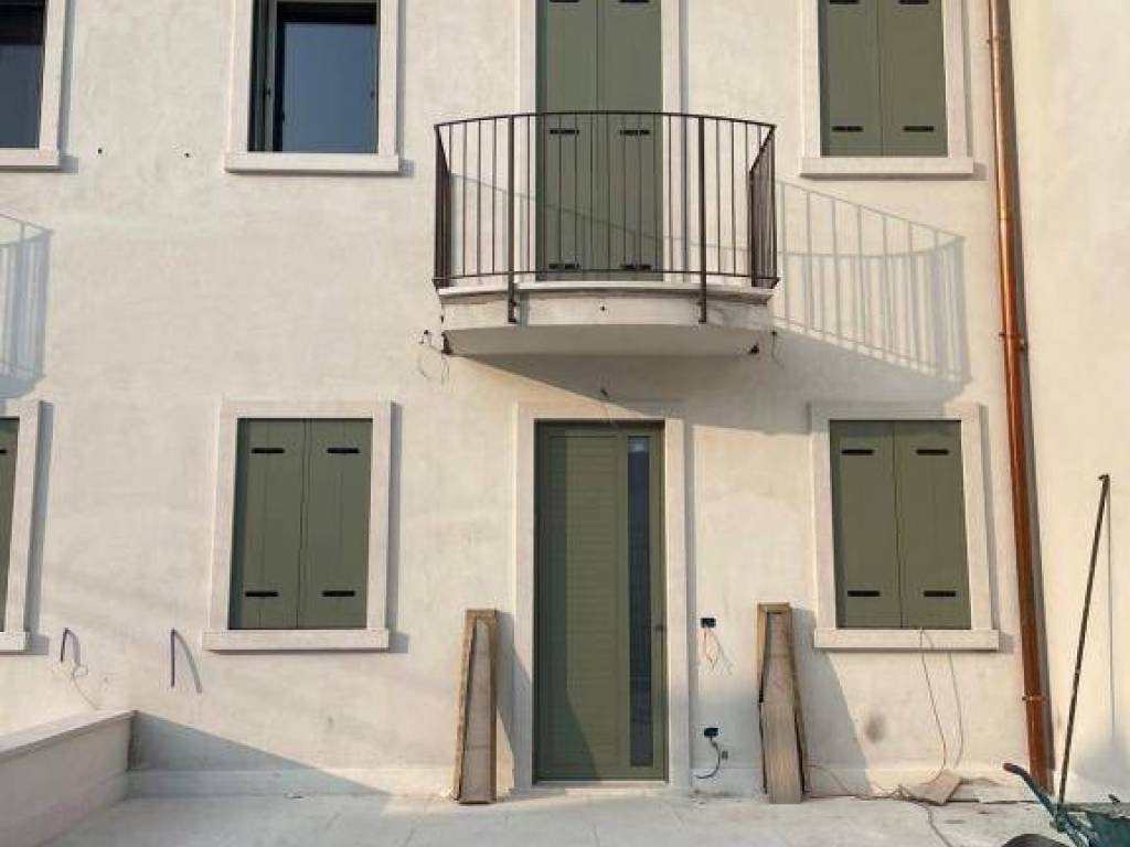 casa indipendente in vendita a Monteforte d'Alpone in zona Brognoligo