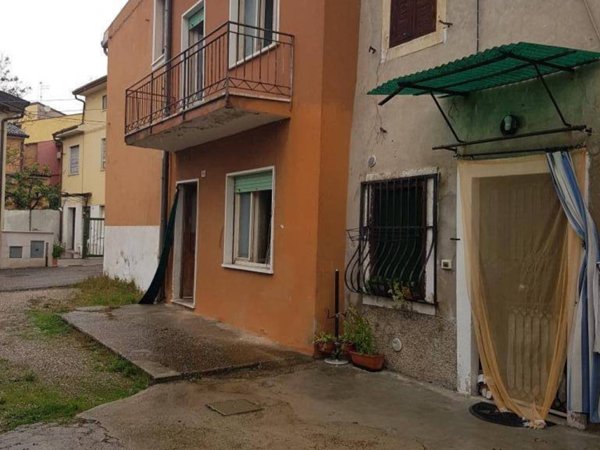casa indipendente in vendita a Monteforte d'Alpone
