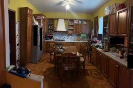 casa indipendente in vendita a Monteforte d'Alpone in zona Brognoligo
