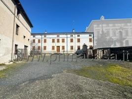 locale di sgombero in vendita a Monteforte d'Alpone in zona Costalunga