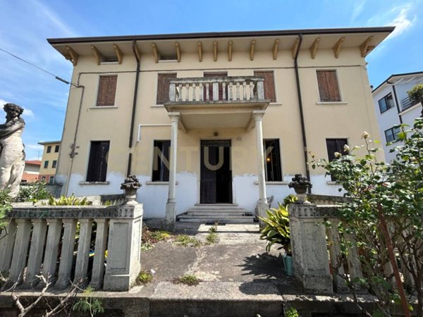 casa indipendente in vendita a Monteforte d'Alpone