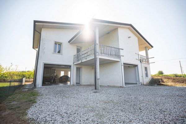 casa indipendente in vendita a Monteforte d'Alpone