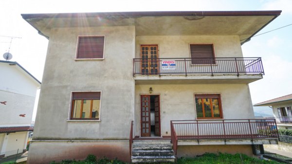 casa indipendente in vendita a Monteforte d'Alpone in zona Brognoligo