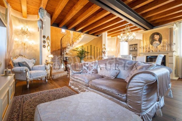 casa indipendente in vendita a Monteforte d'Alpone