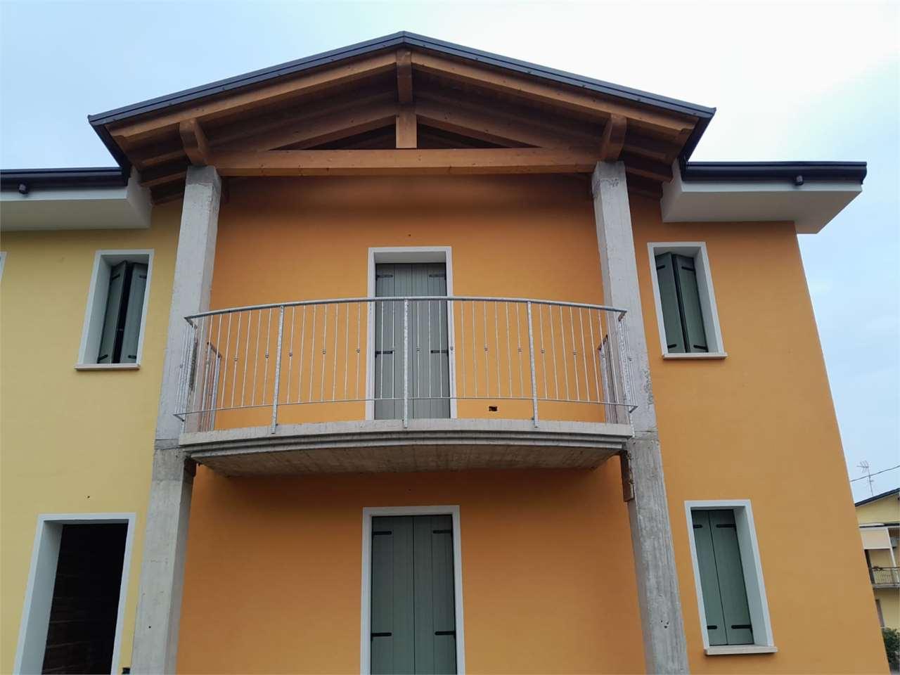 casa indipendente in vendita a Monteforte d'Alpone