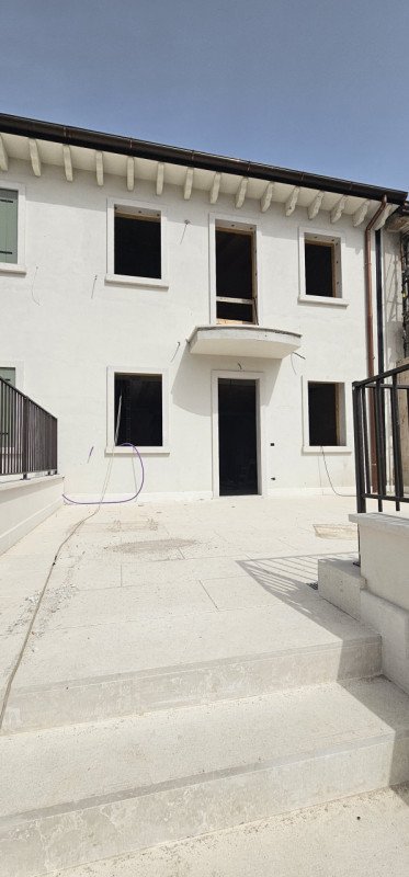 casa indipendente in vendita a Monteforte d'Alpone