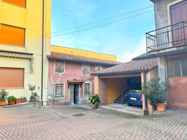 casa indipendente in vendita a Monteforte d'Alpone