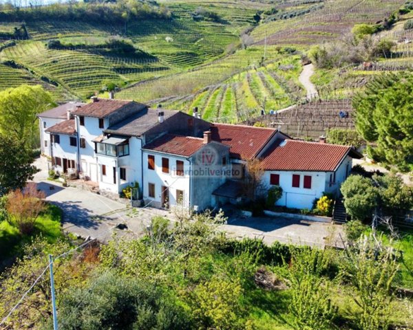 casa indipendente in vendita a Monteforte d'Alpone in zona Brognoligo