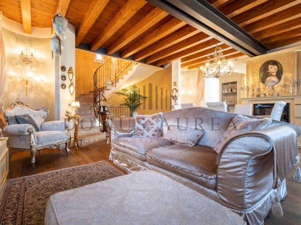casa indipendente in vendita a Monteforte d'Alpone