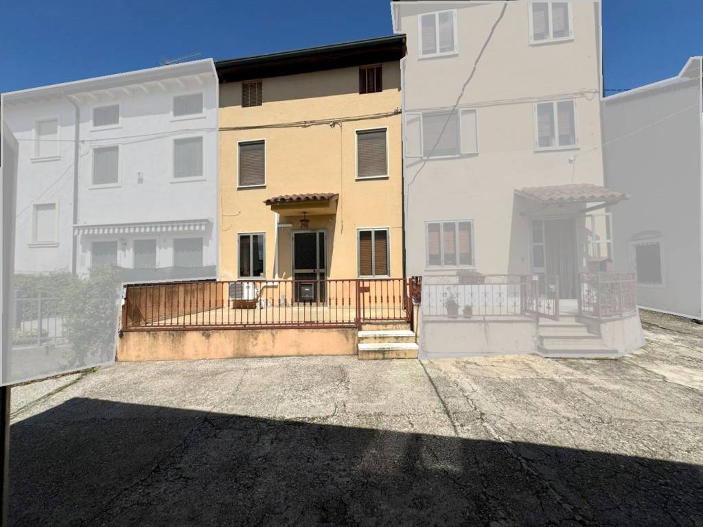 casa indipendente in vendita a Monteforte d'Alpone