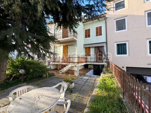 casa indipendente in vendita a Monteforte d'Alpone in zona Brognoligo