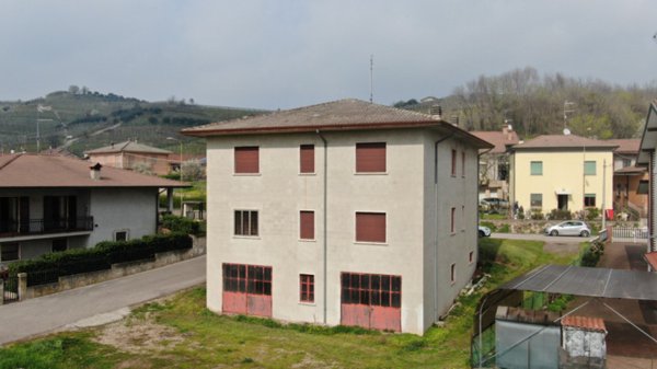 casa indipendente in vendita a Monteforte d'Alpone in zona Brognoligo