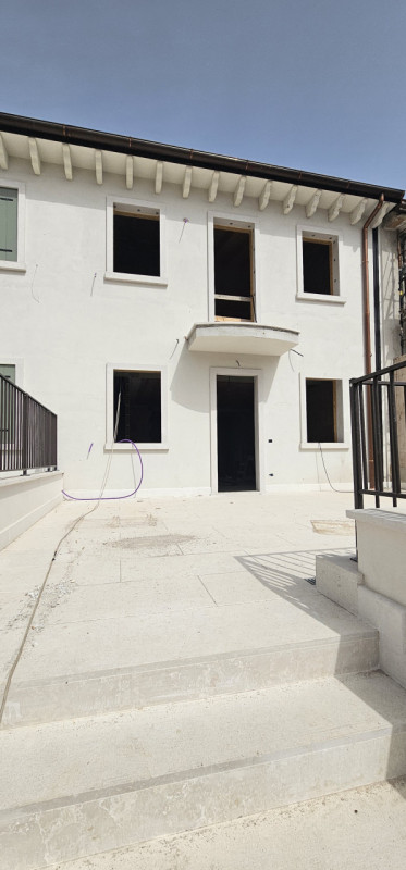 casa indipendente in vendita a Monteforte d'Alpone