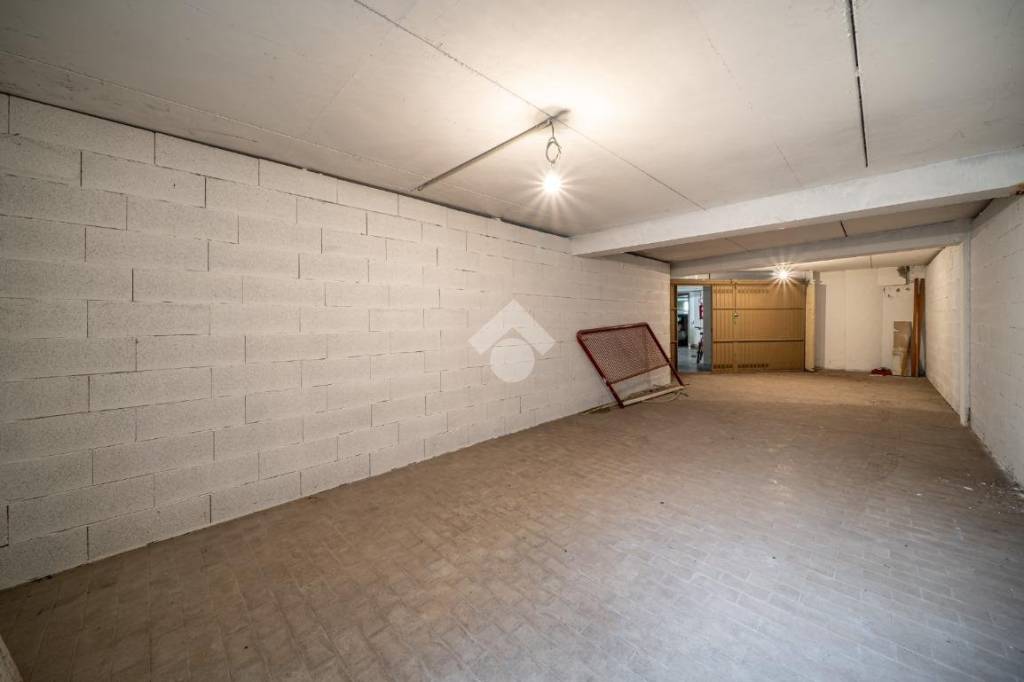 locale di sgombero in vendita a Monteforte d'Alpone