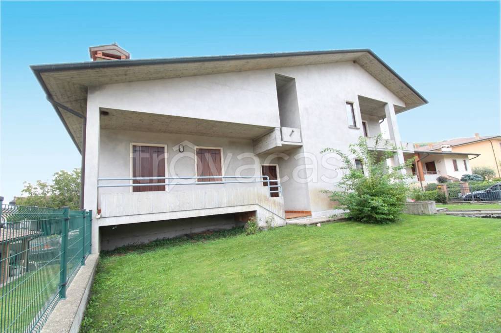 casa indipendente in vendita a Monteforte d'Alpone