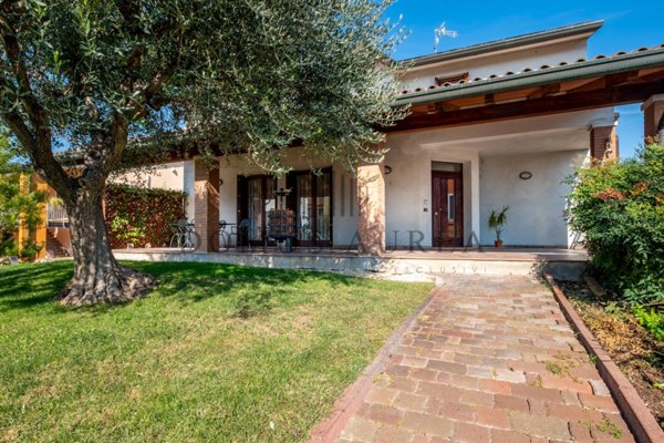 casa indipendente in vendita a Monteforte d'Alpone in zona Brognoligo
